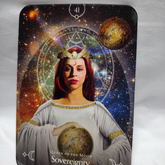 Queen of the Moon Oracle: Guidance through Lunar and Seasonal Energies - Picture 7 of 8